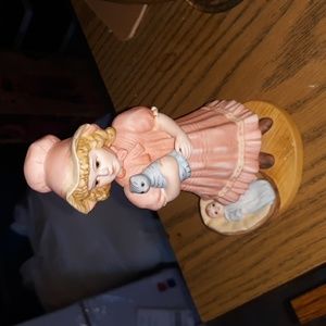 Jan Hagara LAUREL Collectable figurine ( SKU Howie Shelf)